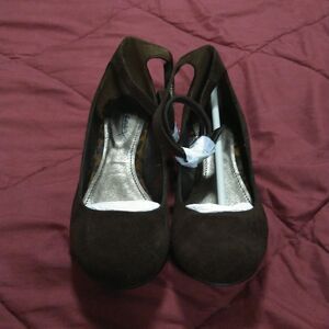 Go max brown suede small wedge heel size 7